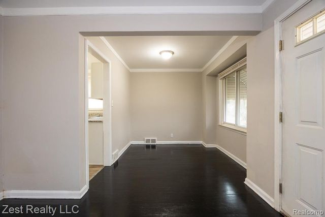 18771 Woodland Street, Harper Woods, MI 48225