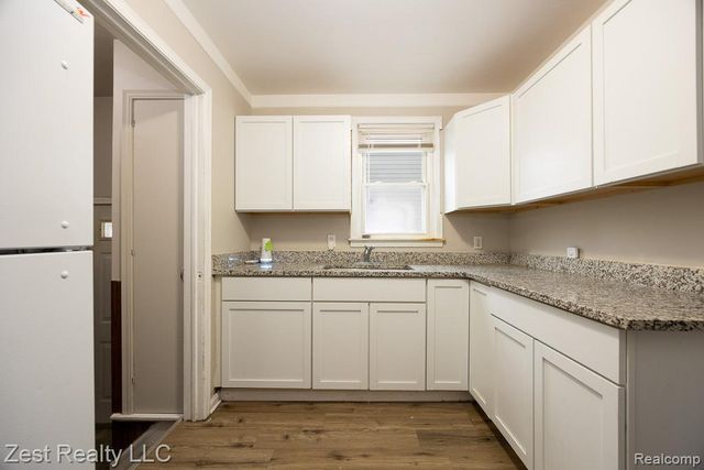 18771 Woodland Street, Harper Woods, MI 48225