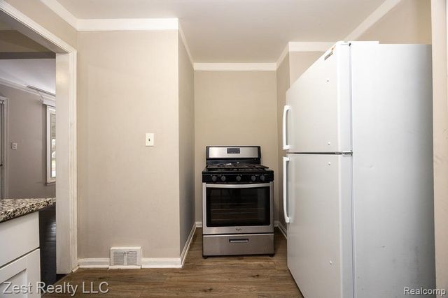 18771 Woodland Street, Harper Woods, MI 48225