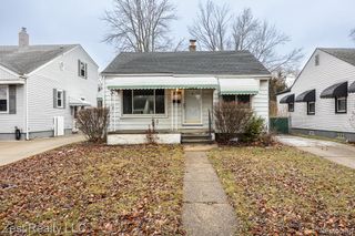 18771 Woodland Street, Harper Woods, MI 48225