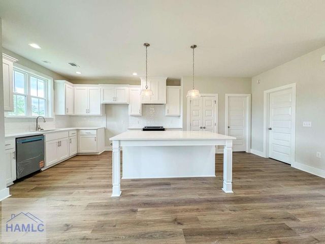 63 Carver Way, Midway, GA 31320