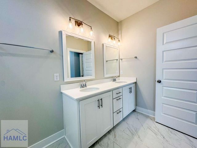 63 Carver Way, Midway, GA 31320