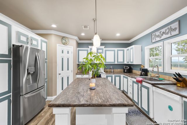 201 Private Road 1524, Bandera, TX 78003