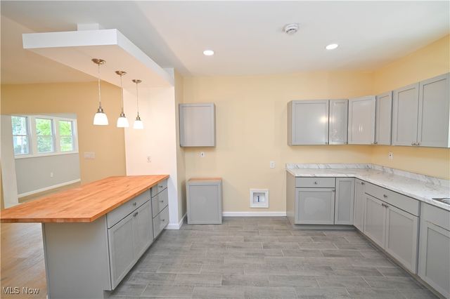 120 S Whitney Avenue, Youngstown, OH 44509