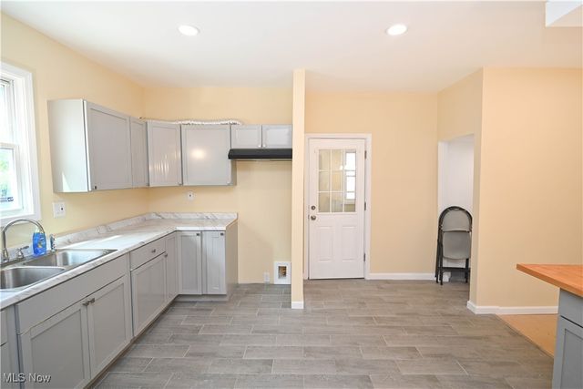 120 S Whitney Avenue, Youngstown, OH 44509