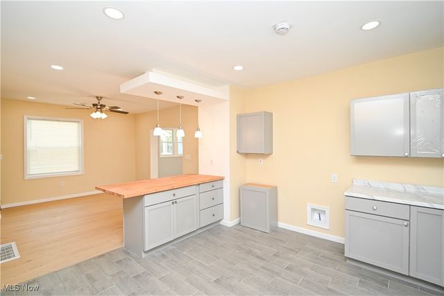 120 S Whitney Avenue, Youngstown, OH 44509