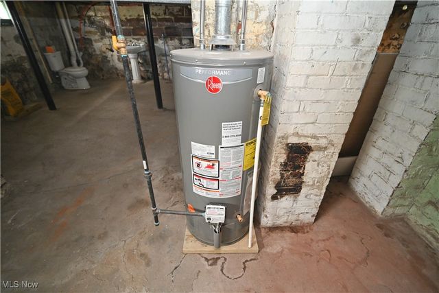 120 S Whitney Avenue, Youngstown, OH 44509