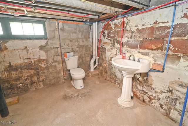 120 S Whitney Avenue, Youngstown, OH 44509