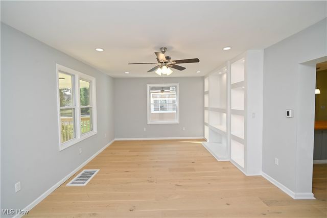 120 S Whitney Avenue, Youngstown, OH 44509