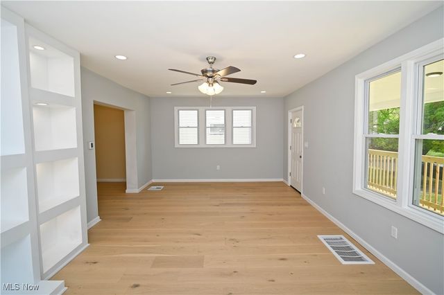 120 S Whitney Avenue, Youngstown, OH 44509