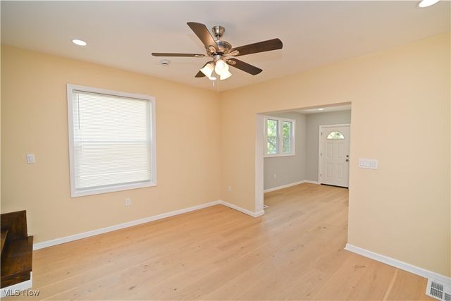 120 S Whitney Avenue, Youngstown, OH 44509