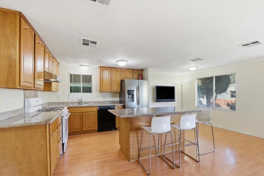 Image 18 of property listing at 900 Golden Wheel Park Drive, San Jose, CA 95112