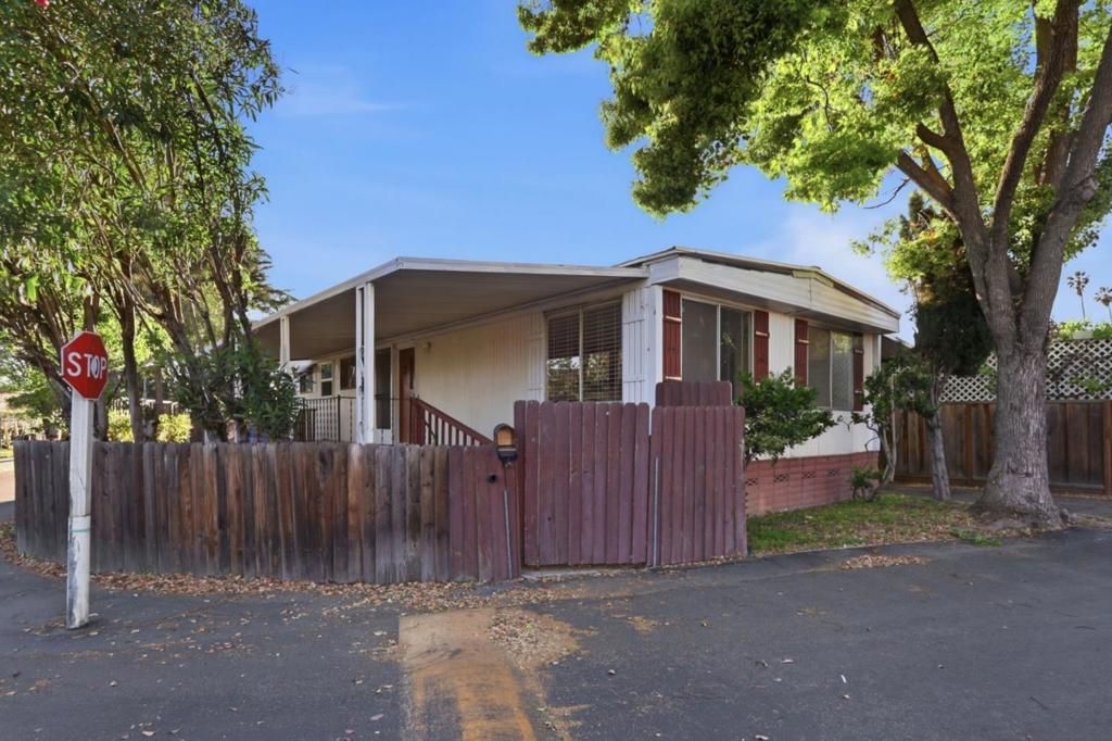 Image 2 of property listing at 900 Golden Wheel Park Drive, San Jose, CA 95112