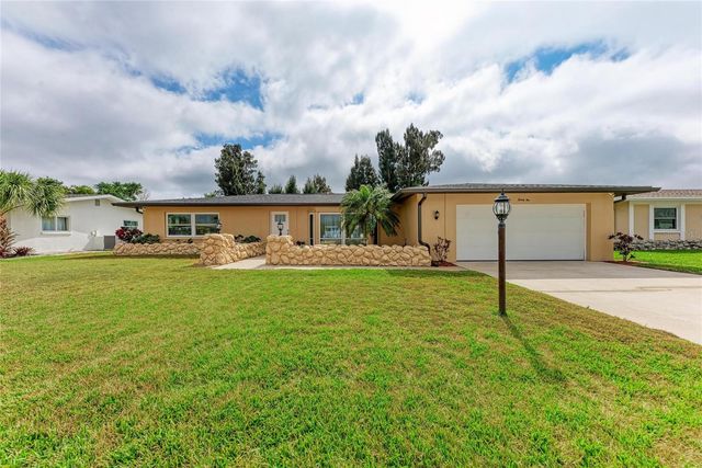 21 S GOLFVIEW ROAD, Rotonda West, FL 33947