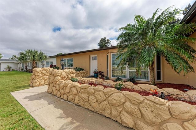 21 S GOLFVIEW ROAD, Rotonda West, FL 33947