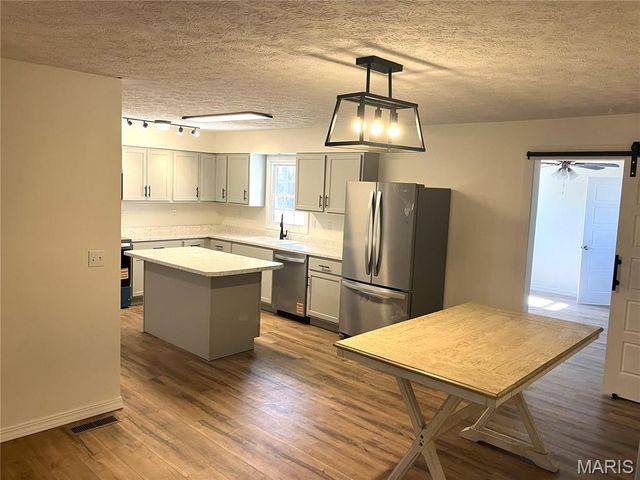 1121 Brooklane Drive E, Carrollton, IL 62016