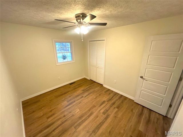 1121 Brooklane Drive E, Carrollton, IL 62016