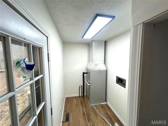 1121 Brooklane Drive E, Carrollton, IL 62016