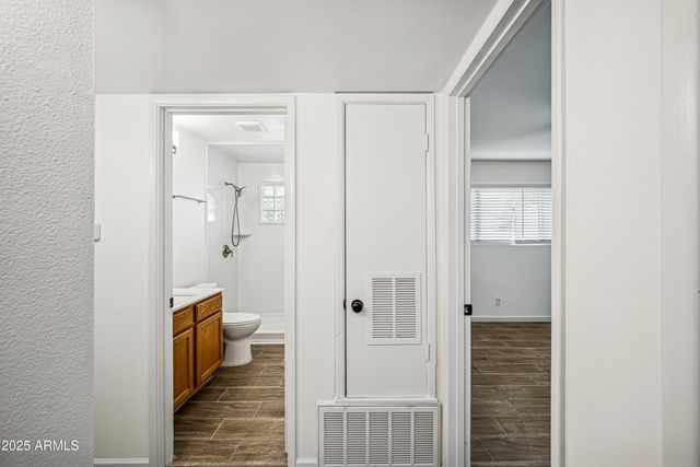 1728 W BENTLEY Street, Mesa, AZ 85201