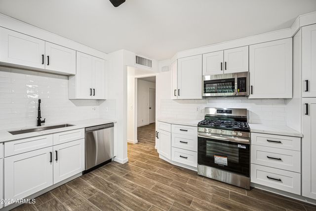 1728 W BENTLEY Street, Mesa, AZ 85201