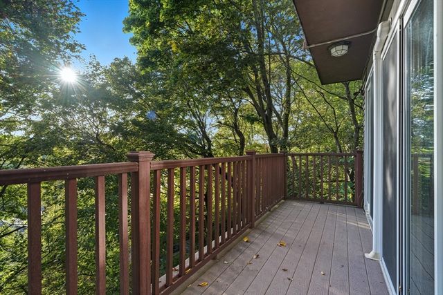 184 Rawson Rd 184, Brookline, MA 02445