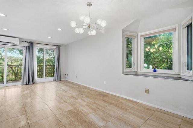 184 Rawson Rd 184, Brookline, MA 02445