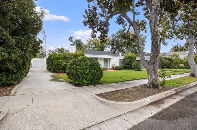 366 El Encanto Dr, Pasadena, CA 91107