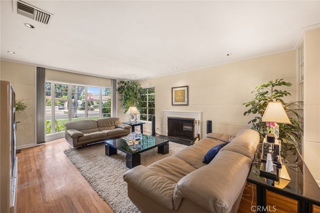 366 El Encanto Dr, Pasadena, CA 91107