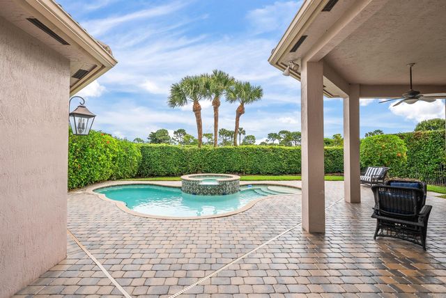 15620 Glencrest Avenue, Delray Beach, FL 33446