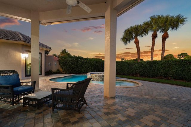 15620 Glencrest Avenue, Delray Beach, FL 33446