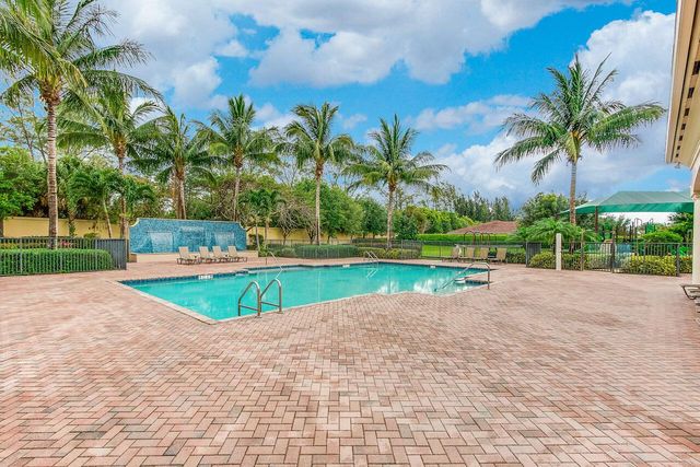 15620 Glencrest Avenue, Delray Beach, FL 33446