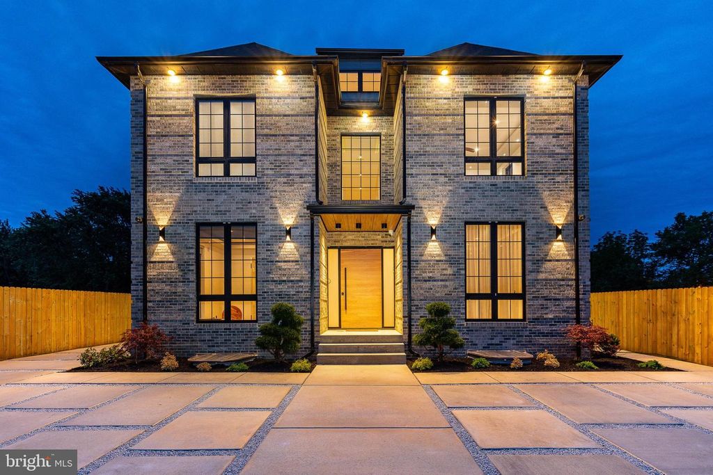 9739 KREWSTOWN ROAD, Philadelphia, PA 19115