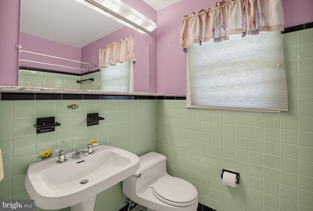 245 TALBOT DR, Broomall, PA 19008