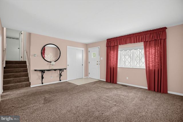 245 TALBOT DR, Broomall, PA 19008