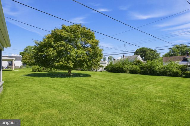 245 TALBOT DR, Broomall, PA 19008