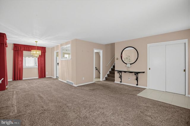 245 TALBOT DR, Broomall, PA 19008