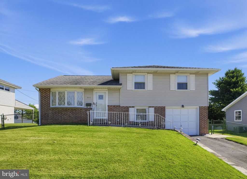245 TALBOT DR, Broomall, PA 19008