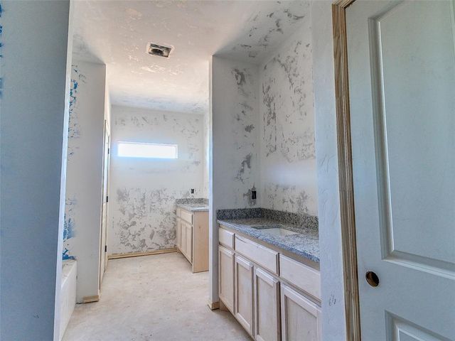 6684 N Hiwassee Road, Coyle, OK 73027