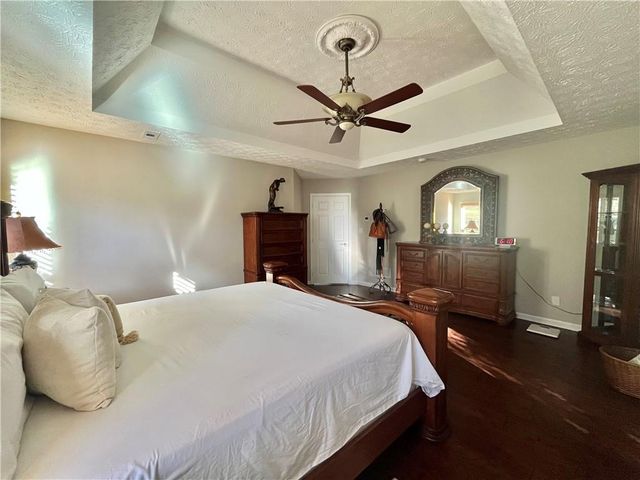 2660 Sandy Creek Circle, Loganville, GA 30052