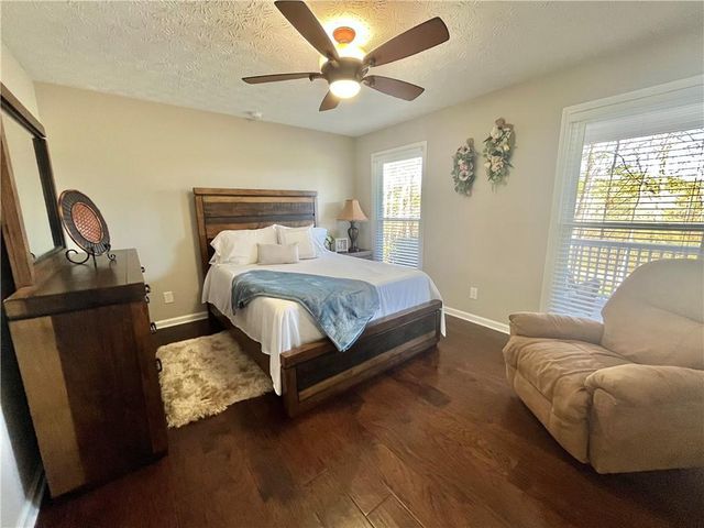 2660 Sandy Creek Circle, Loganville, GA 30052