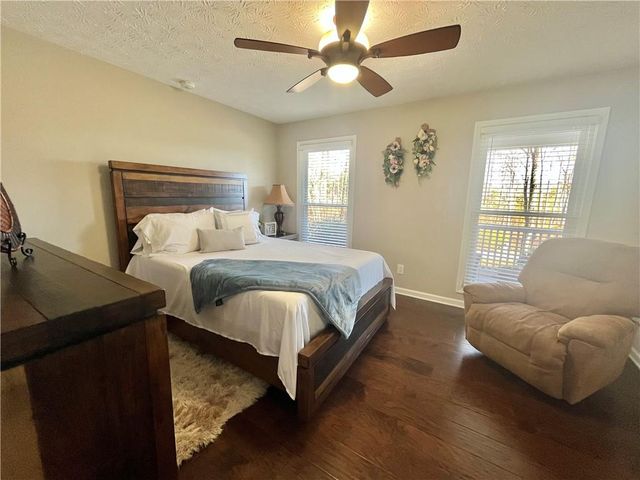 2660 Sandy Creek Circle, Loganville, GA 30052