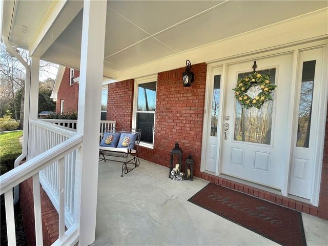 2660 Sandy Creek Circle, Loganville, GA 30052