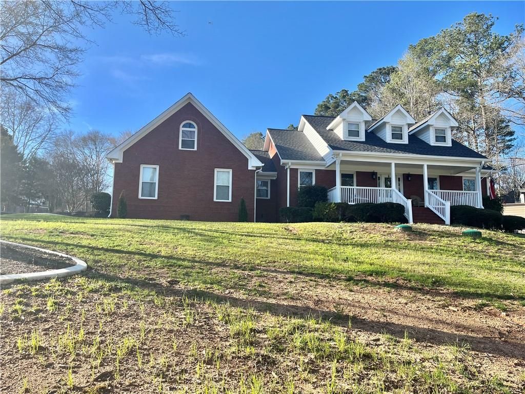 2660 Sandy Creek Circle, Loganville, GA 30052