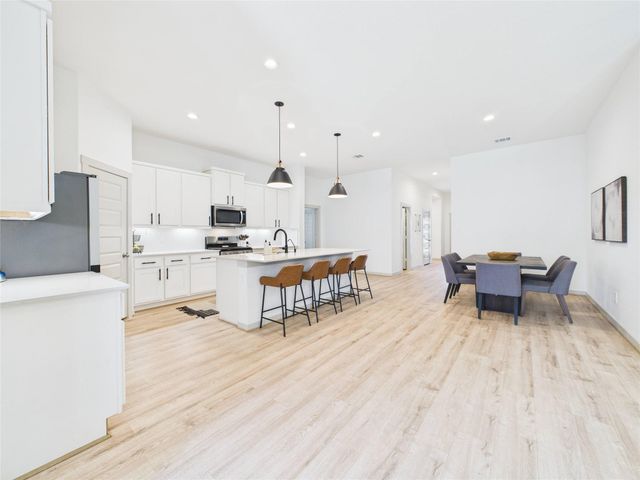 518 Campbell Drive, League City, TX 77573