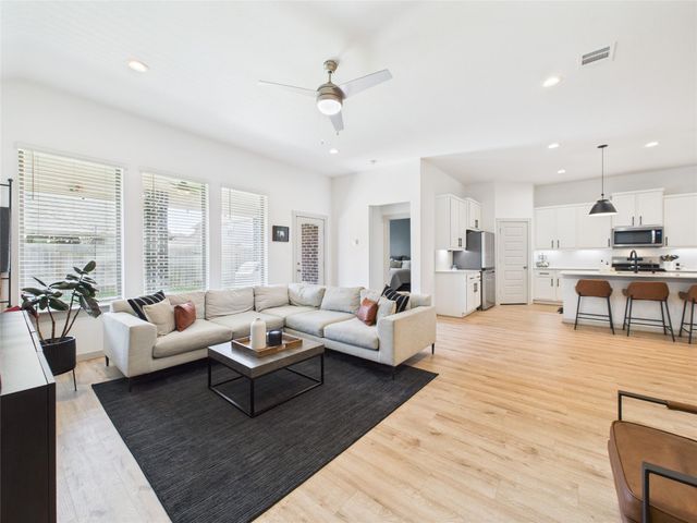 518 Campbell Drive, League City, TX 77573