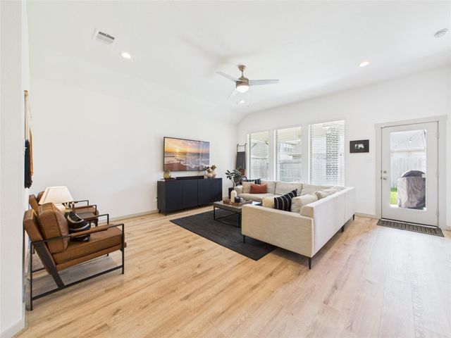 518 Campbell Drive, League City, TX 77573