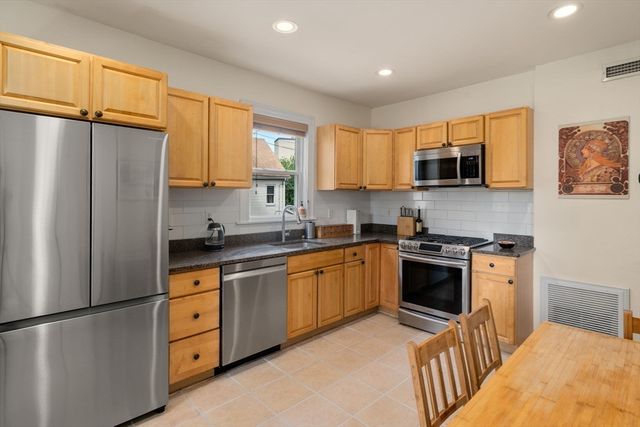 124-126 Minden St 126-2, Boston, MA 02130