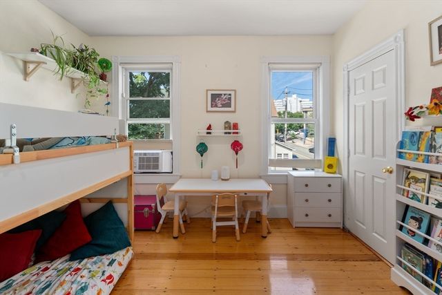 124-126 Minden St 126-2, Boston, MA 02130