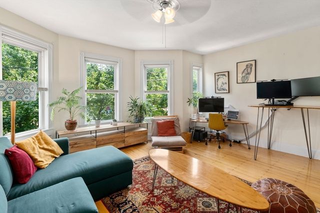 124-126 Minden St 126-2, Boston, MA 02130