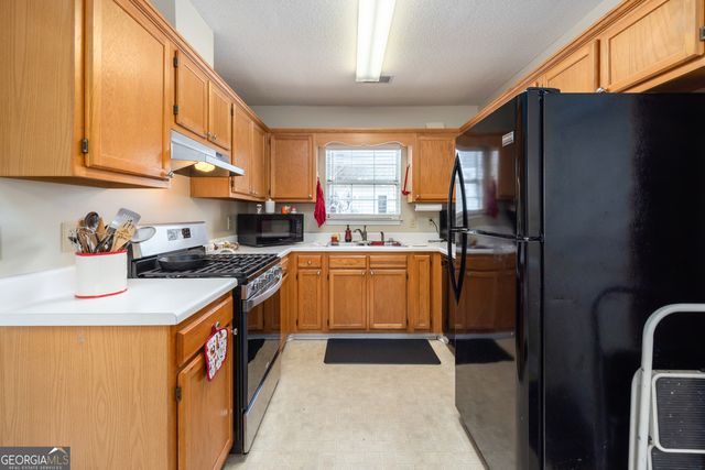 195 Woodgate Drive, Fayetteville, GA 30214